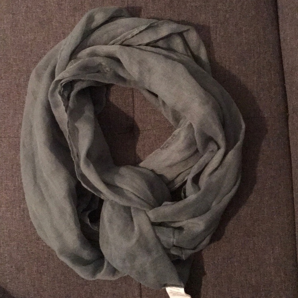 Scarves - Picture 3 of 4